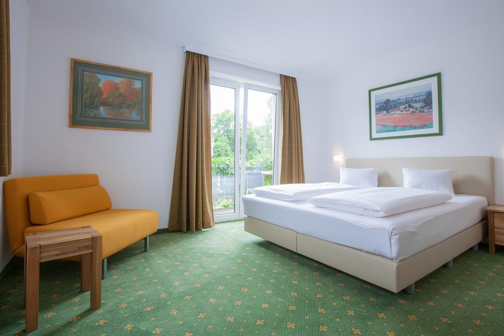 Wolke 7 Hotel Reutte Exterior photo